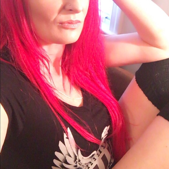 Foxy Locks Custom Hair Extensions - Picture 5 of 8